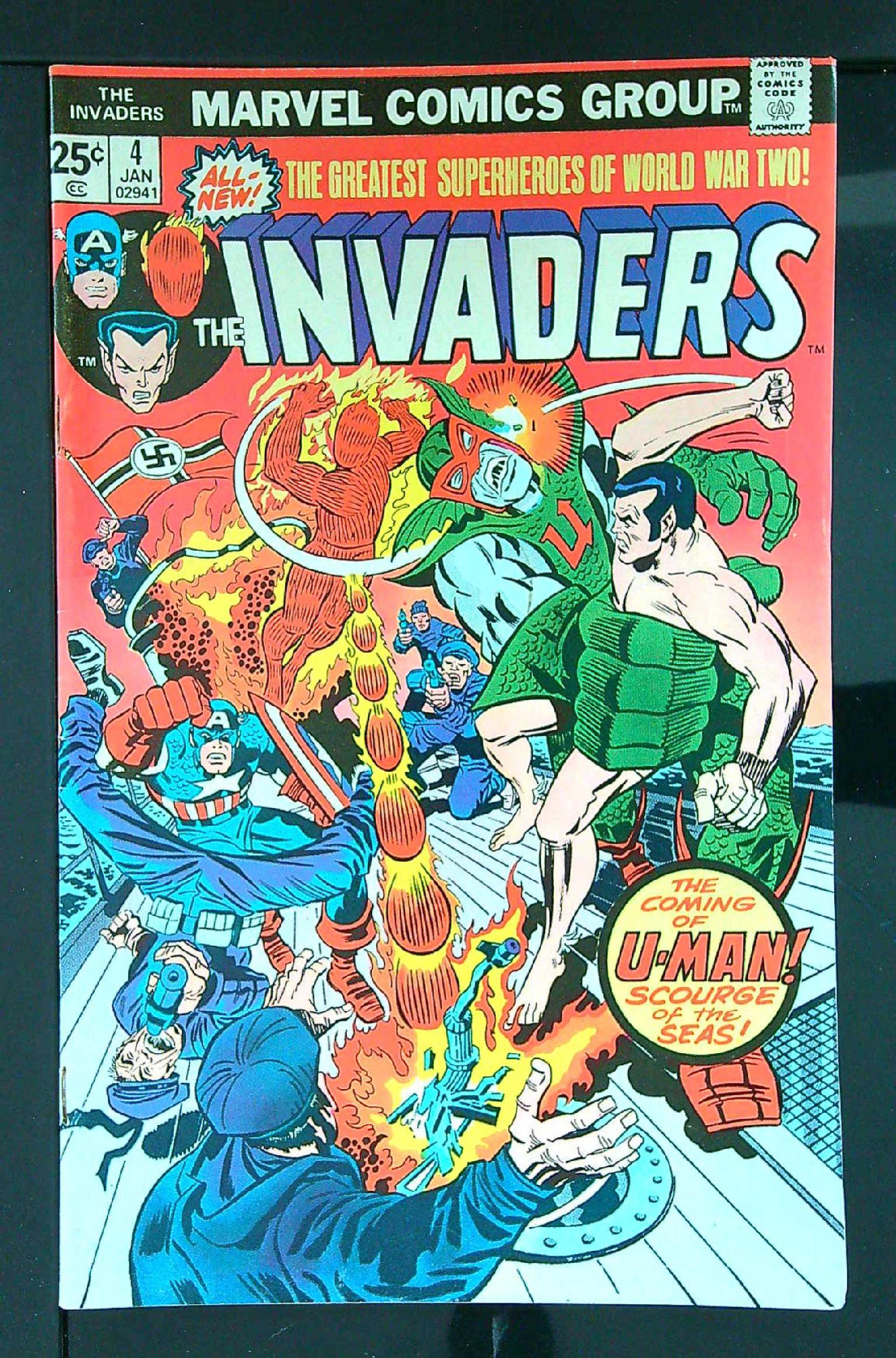 Cover of Invaders (Vol 1) #4. One of 250,000 Vintage American Comics on sale from Krypton!