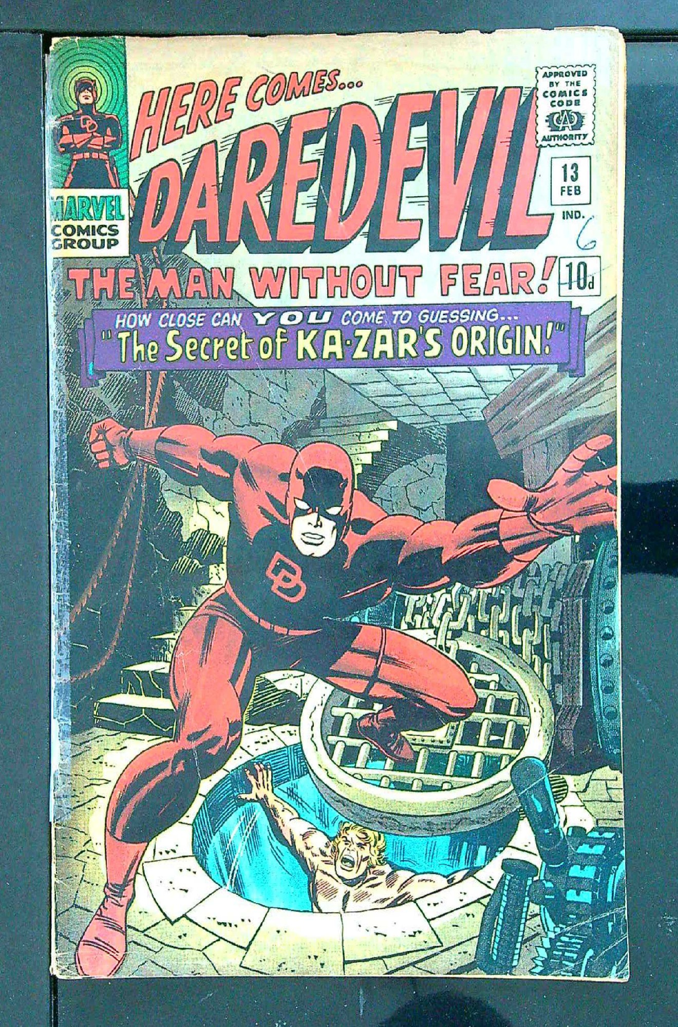 Cover of Daredevil (Vol 1) #13. One of 250,000 Vintage American Comics on sale from Krypton!