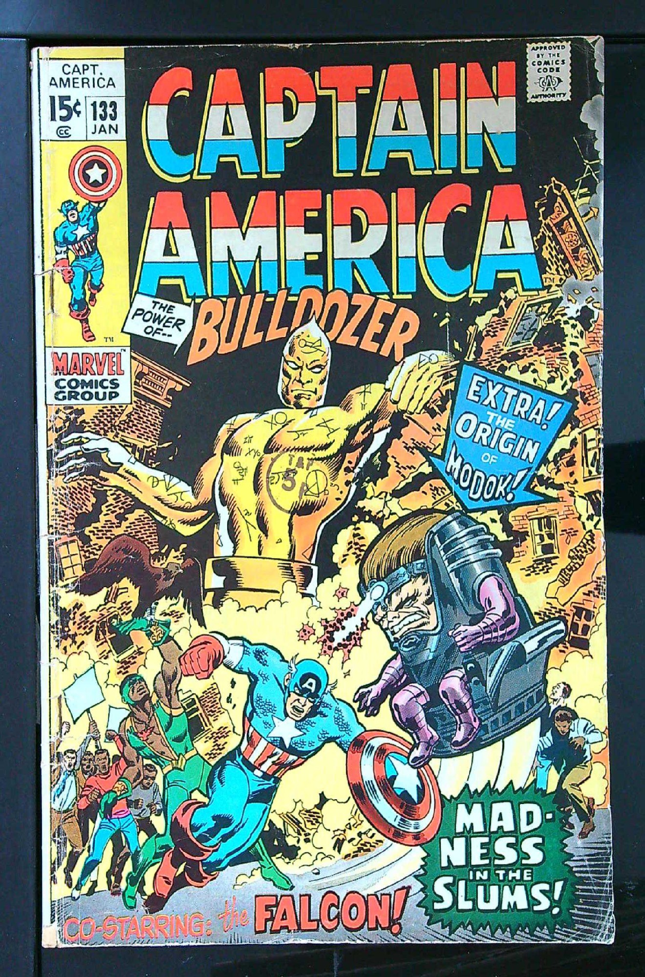 Cover of Captain America (Vol 1) #133. One of 250,000 Vintage American Comics on sale from Krypton!